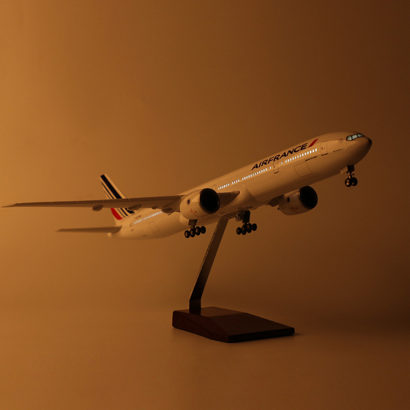 1/150 Large Scale Plane 47cm F - огляд і ціна Model Kit Planes