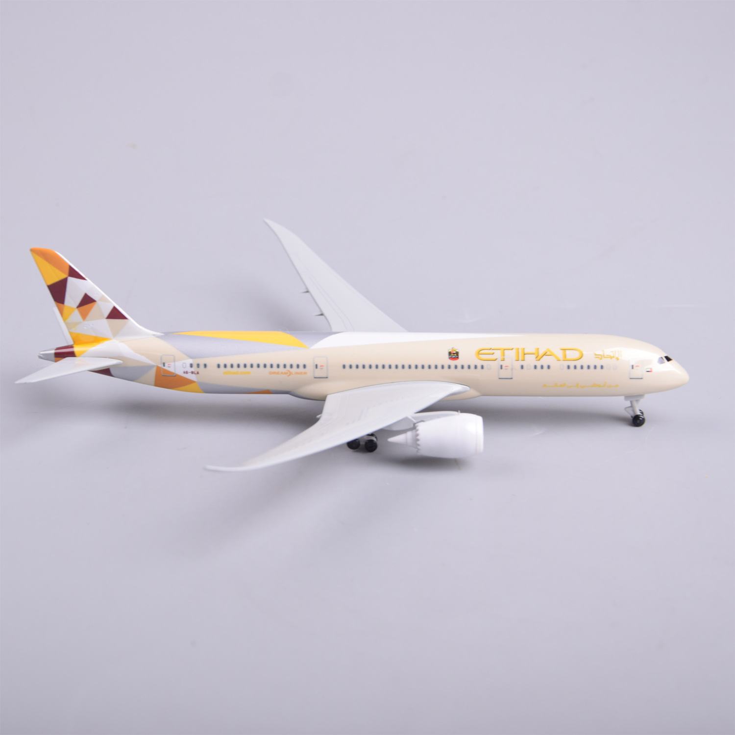 1/300 Scale 20cm Etihad B787 D - огляд і ціна Model Kit Planes