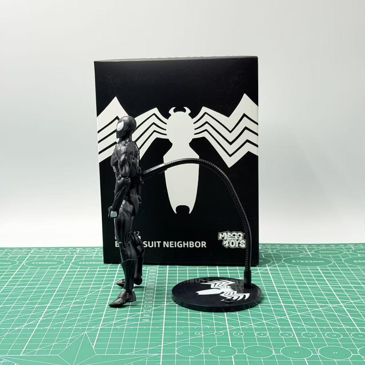 Bandai Symbiote Spider-Man Bla - огляд і ціна Model Kit Wargreymon